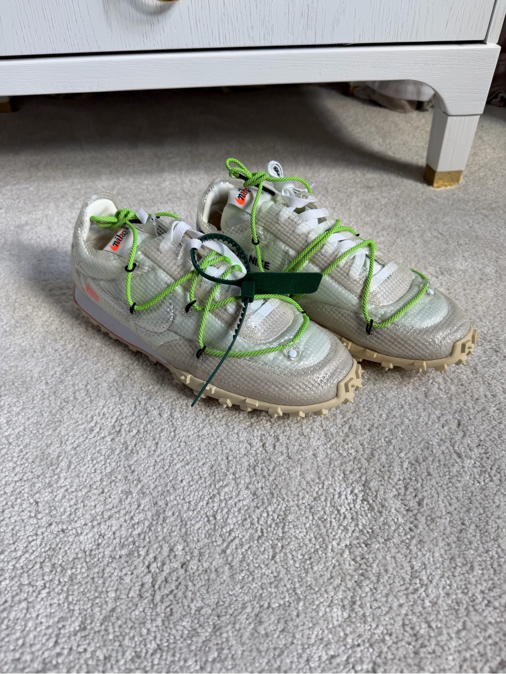 NEW Off-White x Nike Women’s White & Green Waffle Racers